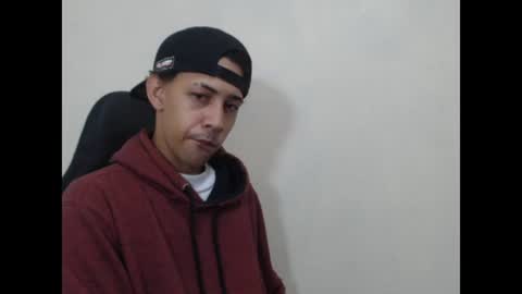 Instagram BelowAbajo online show from 06/25/26, 04:23