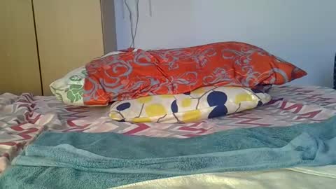 petite online show from 12/09/24, 04:23