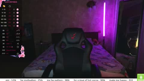 If you like it when I meow give me a thumbs up online show from 12/03/25, 11:41