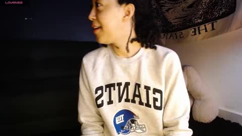 Snapshot of ela_0 chatting on 12/16/24, 03:51 Ela Help me reach 100 thumbs up online show from 12/16/24, 03:51