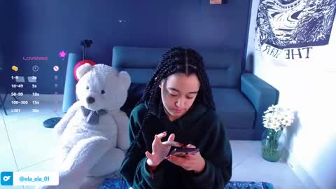 Snapshot of ela_0 chatting on 01/10/25, 08:15 Ela Help me reach 100 thumbs up online show from 01/10/25, 08:15