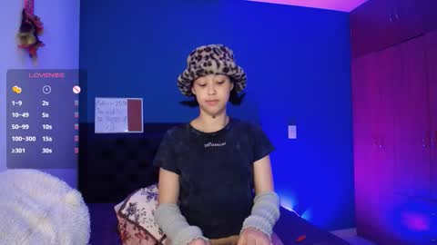 Snapshot of ela_0 chatting on 10/07/25, 06:43 Ela Help me reach 100 thumbs up online show from 10/07/25, 06:43