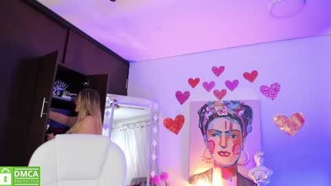 Snapshot of ela_ps chatting on 03/04/25, 12:01 LOREIN online show from 03/04/25, 12:01