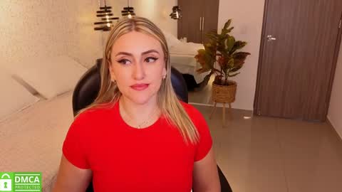 Snapshot of ela_ps chatting on 10/06/25, 12:13 LOREIN online show from 10/06/25, 12:13