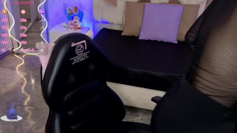 ela_tay1 online show from 04/04/26, 07:11