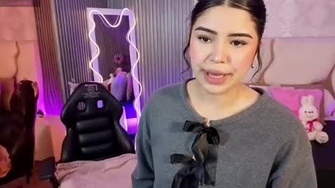 ela_tay1 online show from 04/14/26, 07:09