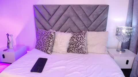 Snapshot of elaa_queen chatting on 02/26/26, 04:39 elaa_queen online show from 02/26/26, 04:39