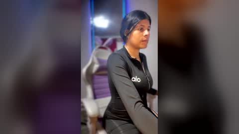 Elahia online show from 12/18/25, 12:49