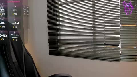 Snapshot of elaia_muller chatting on 02/21/25, 01:11 Elaia online show from 02/21/25, 01:11