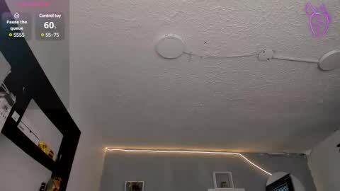 Snapshot of elaia_muller chatting on 03/03/25, 10:31 Elaia online show from 03/03/25, 10:31