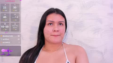 Snapshot of elalove_ chatting on 10/17/25, 10:23 Ela online show from 10/17/25, 10:23