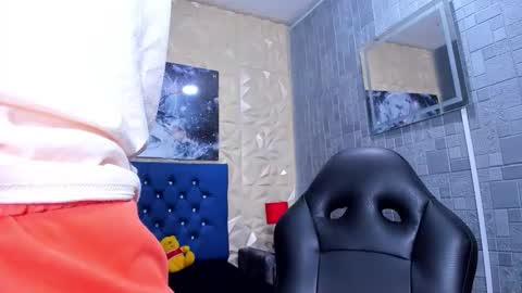 Elan Giralon online show from 03/31/26, 10:21