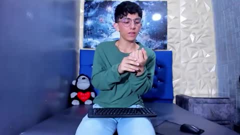 Elan Giralon online show from 04/18/26, 09:48