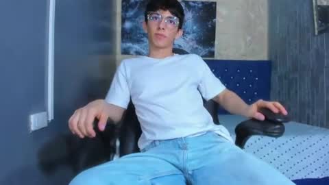 Snapshot of elangiraldo chatting on 07/11/26, 12:35 Elan Giralon online show from 07/11/26, 12:35
