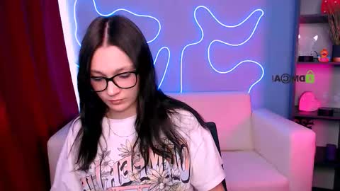 Snapshot of elani_grey chatting on 02/27/26, 10:15 elani online show from 02/27/26, 10:15