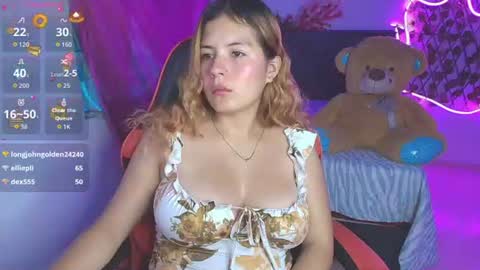 Snapshot of elara_green chatting on 06/15/26, 11:12 lara online show from 06/15/26, 11:12