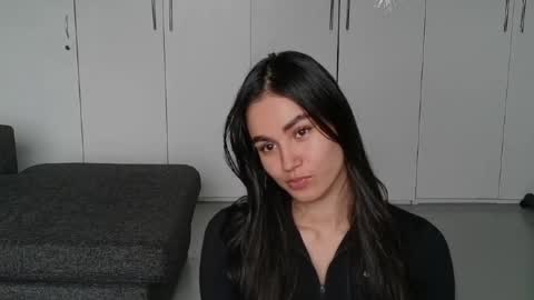 Elara Hayes online show from 06/08/26, 01:11