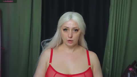 elarasable online show from 02/17/26, 04:57