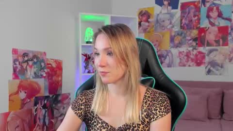 elaravoltage online show from 03/18/26, 05:16