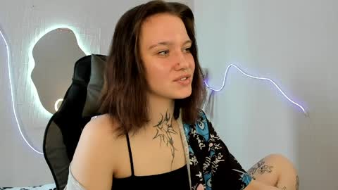 elastikiss online show from 04/09/26, 08:20