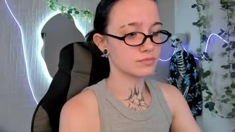elastikiss online show from 06/23/26, 07:50