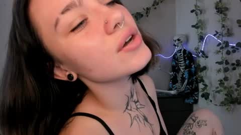 elastikiss online show from 06/25/26, 06:40