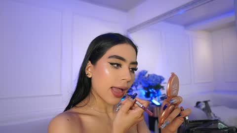 Snapshot of elasummeer chatting on 02/04/25, 11:49 Elasummeer online show from 02/04/25, 11:49