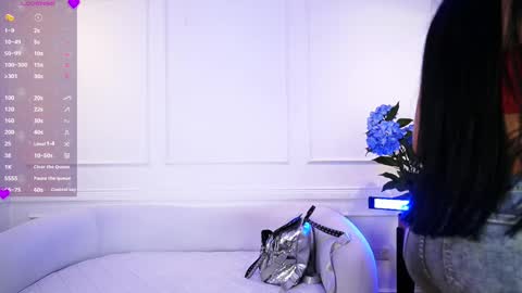 Snapshot of elasummeer chatting on 02/18/25, 11:33 Elasummeer online show from 02/18/25, 11:33