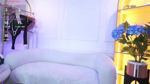 Snapshot of elasummeer chatting on 09/20/25, 11:44 Elasummeer online show from 09/20/25, 11:44