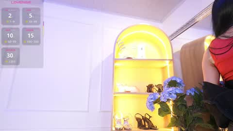 Snapshot of elasummeer chatting on 10/14/25, 12:17 Elasummeer online show from 10/14/25, 12:17