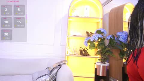 Snapshot of elasummeer chatting on 10/24/25, 11:50 Elasummeer online show from 10/24/25, 11:50