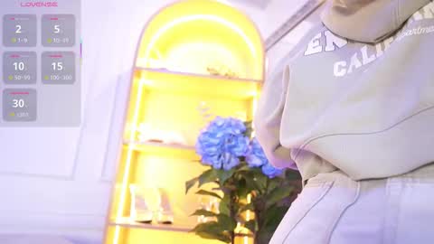 Snapshot of elasummeer chatting on 11/03/25, 11:44 Elasummeer online show from 11/03/25, 11:44