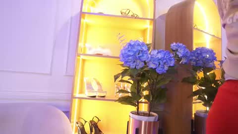 Snapshot of elasummeer chatting on 11/04/25, 12:04 Elasummeer online show from 11/04/25, 12:04