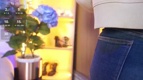 Snapshot of elasummeer chatting on 11/22/25, 11:53 Elasummeer online show from 11/22/25, 11:53