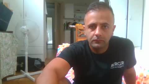 daniel18cmx online show from 11/25/25, 02:33