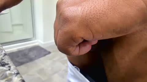 eldongue2024 online show from 12/04/25, 01:48