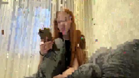 Snapshot of eleanorabouwens chatting on 04/06/26, 03:46 Lois online show from 04/06/26, 03:46