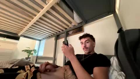 Snapshot of electron448 chatting on 10/19/25, 05:57 electron448 online show from 10/19/25, 05:57