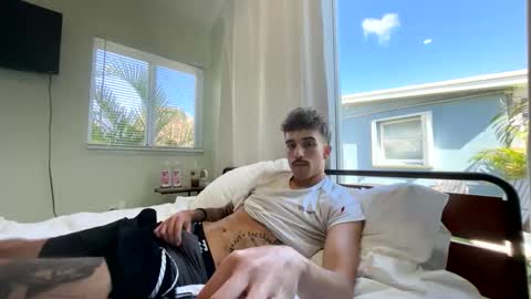 Snapshot of electron448 chatting on 10/21/25, 07:03 electron448 online show from 10/21/25, 07:03