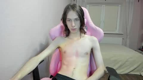 Snapshot of eleganc3 chatting on 11/24/25, 07:02 eleganc3 online show from 11/24/25, 07:02