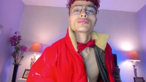 Elegant online show from 01/08/25, 02:25