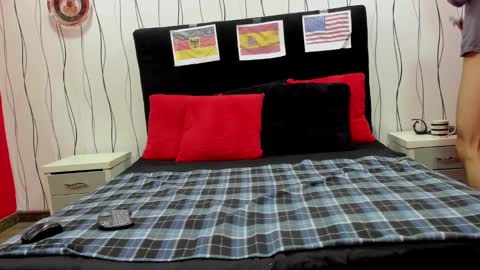 Elegant online show from 01/18/25, 02:36