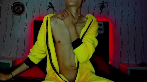 Elegant online show from 01/24/25, 06:57