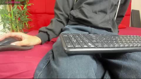 Snapshot of elena_and_derek chatting on 12/30/24, 02:09 Elena Derek online show from 12/30/24, 02:09