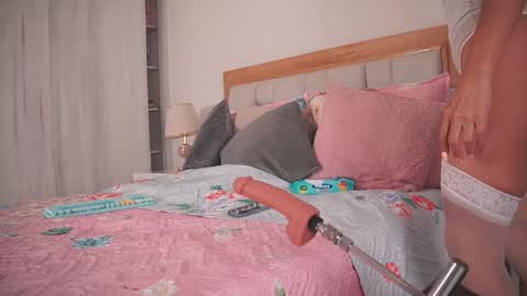 Elena online show from 09/22/25, 08:00