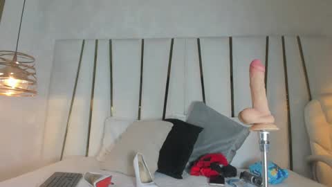 Snapshot of elena_mature chatting on 04/20/26, 07:15 Elena online show from 04/20/26, 07:15