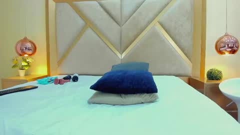 Elena Watsonn online show from 05/16/26, 07:34