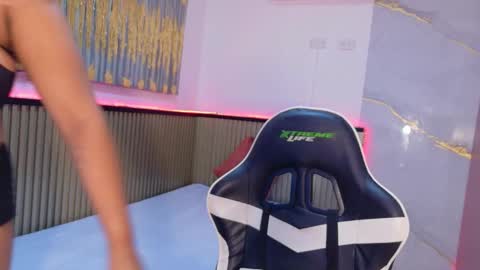 elena_wolff online show from 11/04/25, 12:15