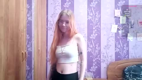 Snapshot of elenacastellani chatting on 02/24/26, 04:32 Mia online show from 02/24/26, 04:32