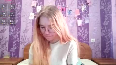 Snapshot of elenacastellani chatting on 03/01/26, 04:14 Mia online show from 03/01/26, 04:14